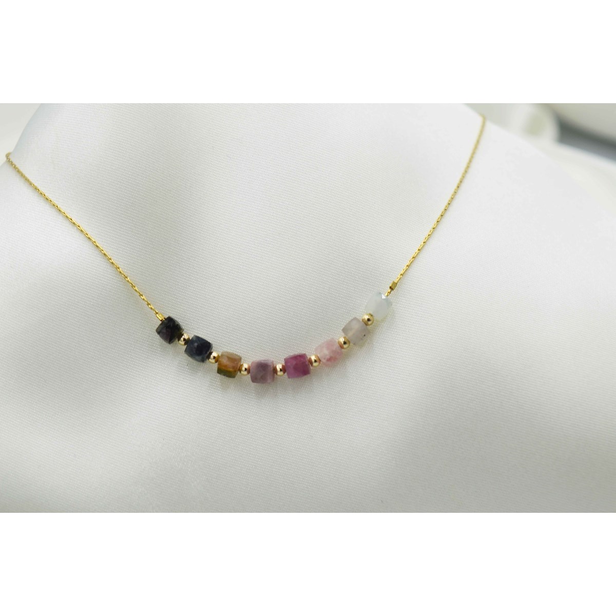 Collier orné de perles de Tourmaline