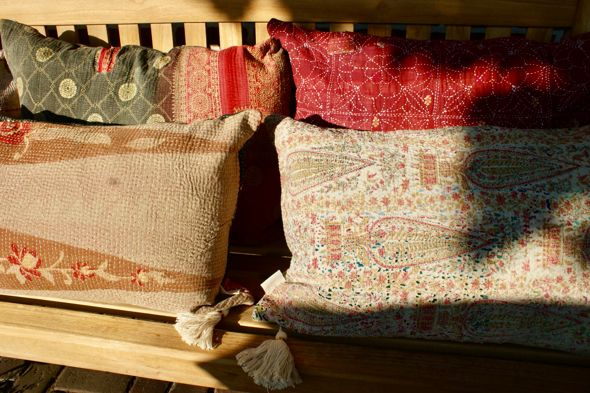 Kussen Kantha vintage 40x60 cm black pink