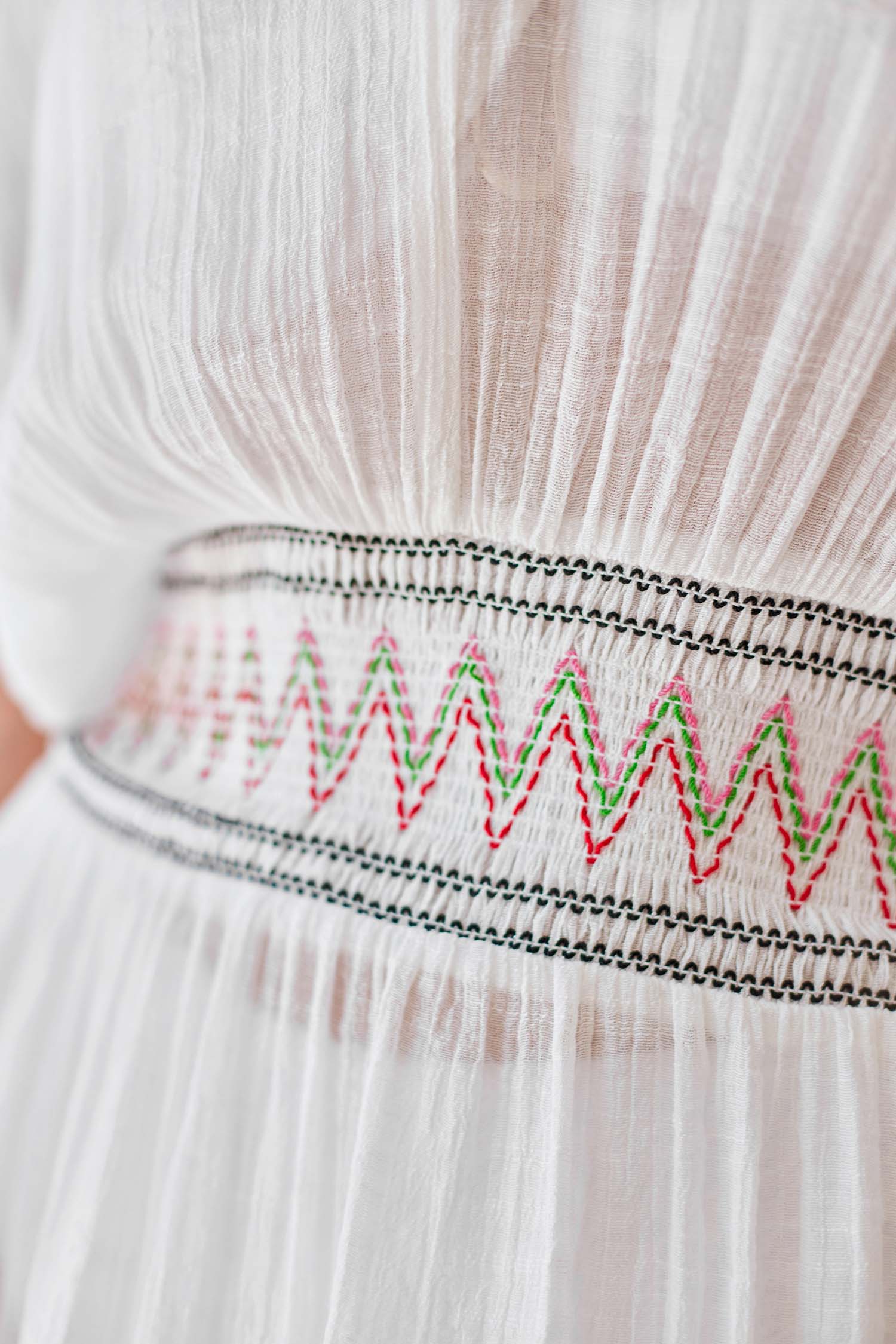 Robe cover up avec taille à smocks décoratifs