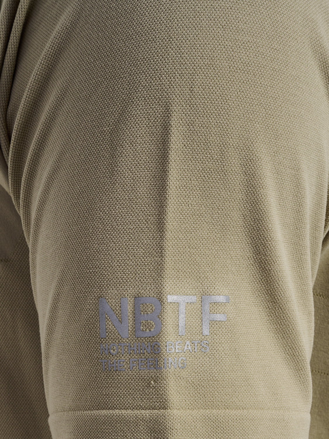 nwlPACE SEAMLESS TEE