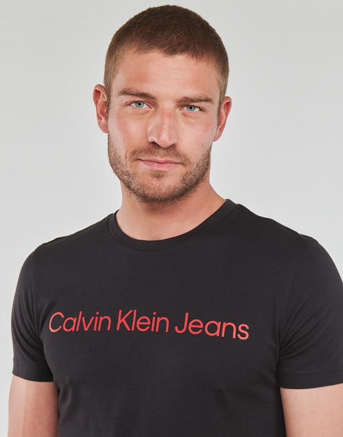 Calvin Klein Jeans - CORE INSTITUTIONAL LOGO SLIM TEE - Noir / Rouge