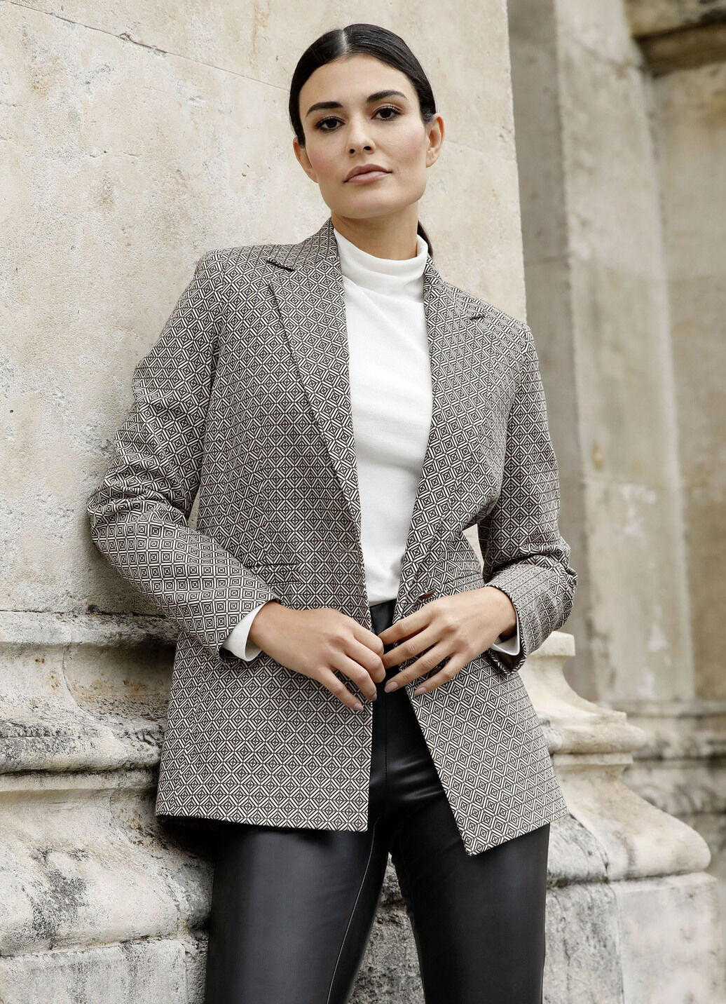 Blazer mit grafischem Dessin