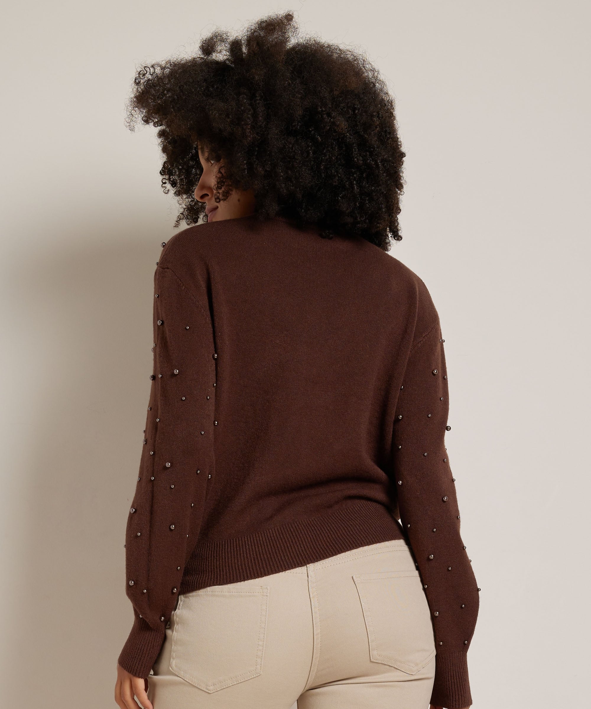 trui met all-over parels