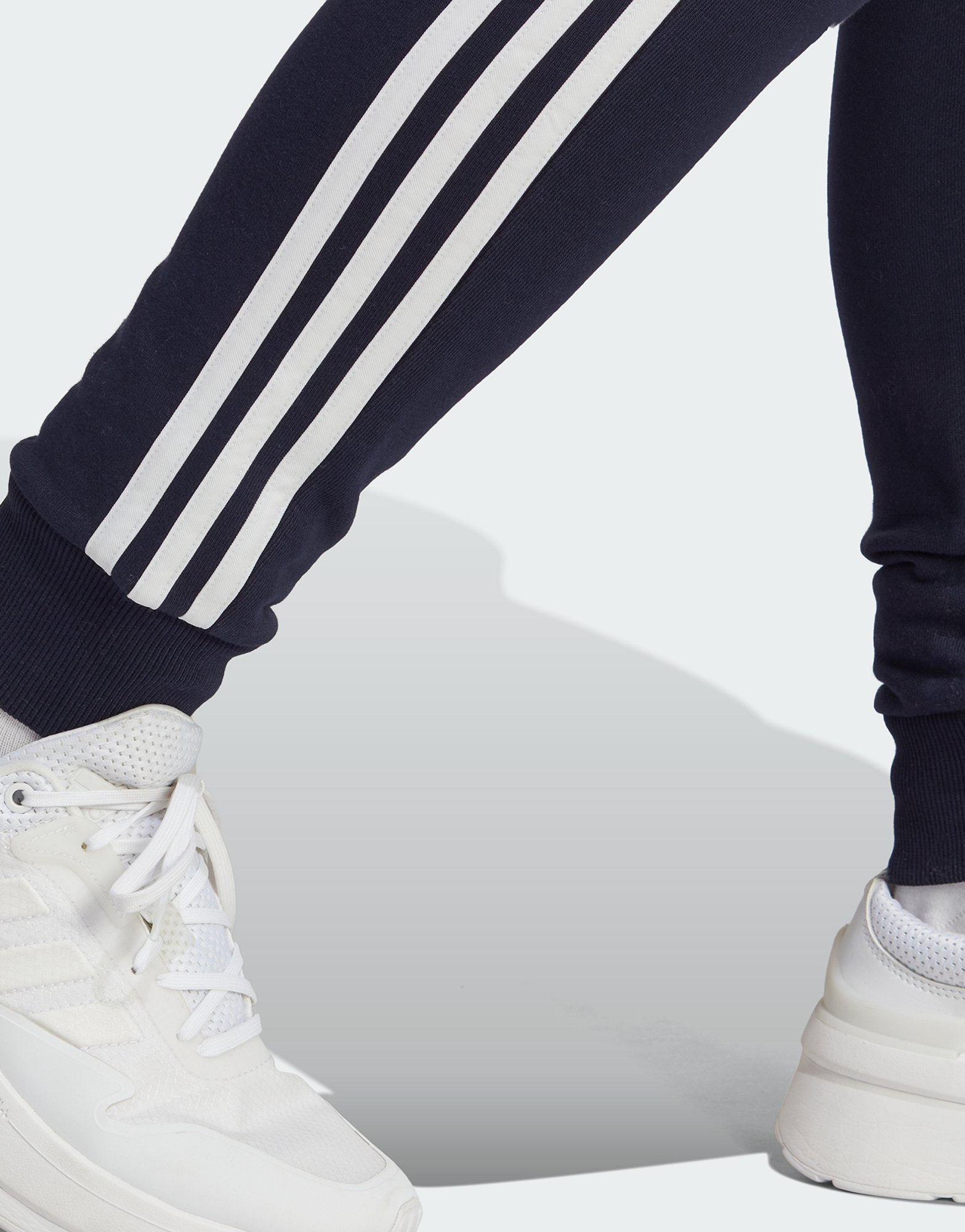 adidas Pantalon fuselé en molleton à 3 bandes Essentials