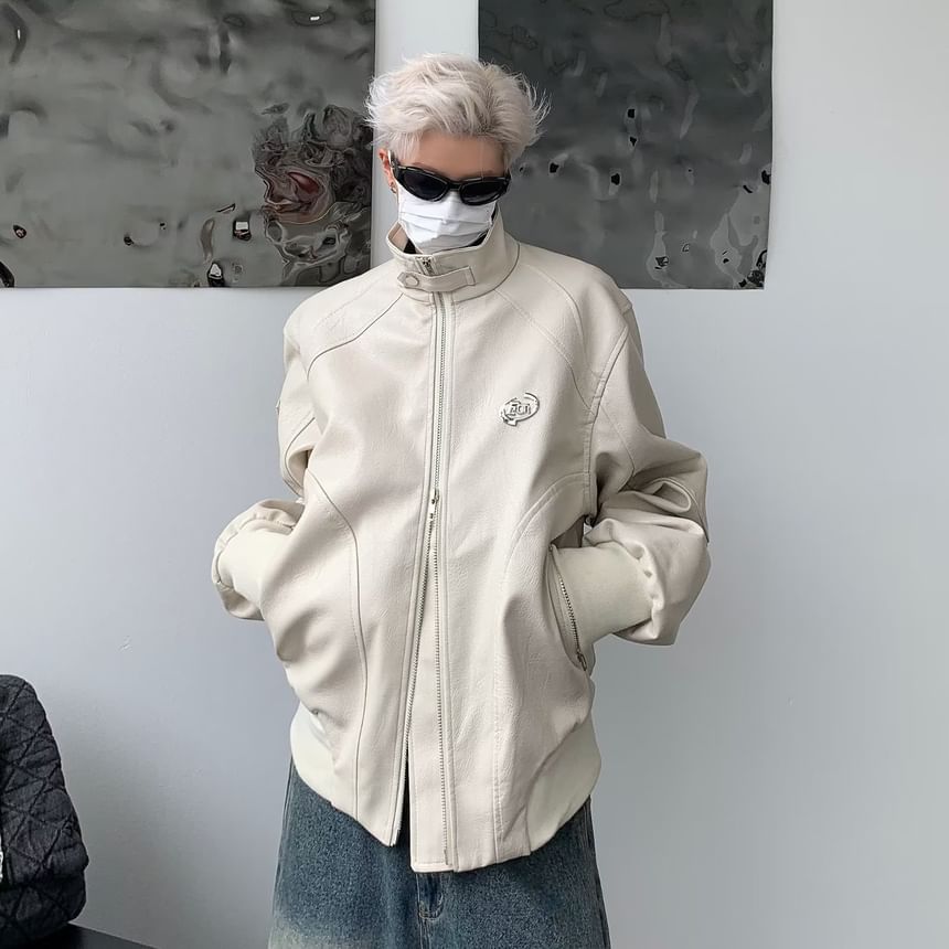 AXEN - Opstaande kraag, metalen accent, imitatieleren ritsjack