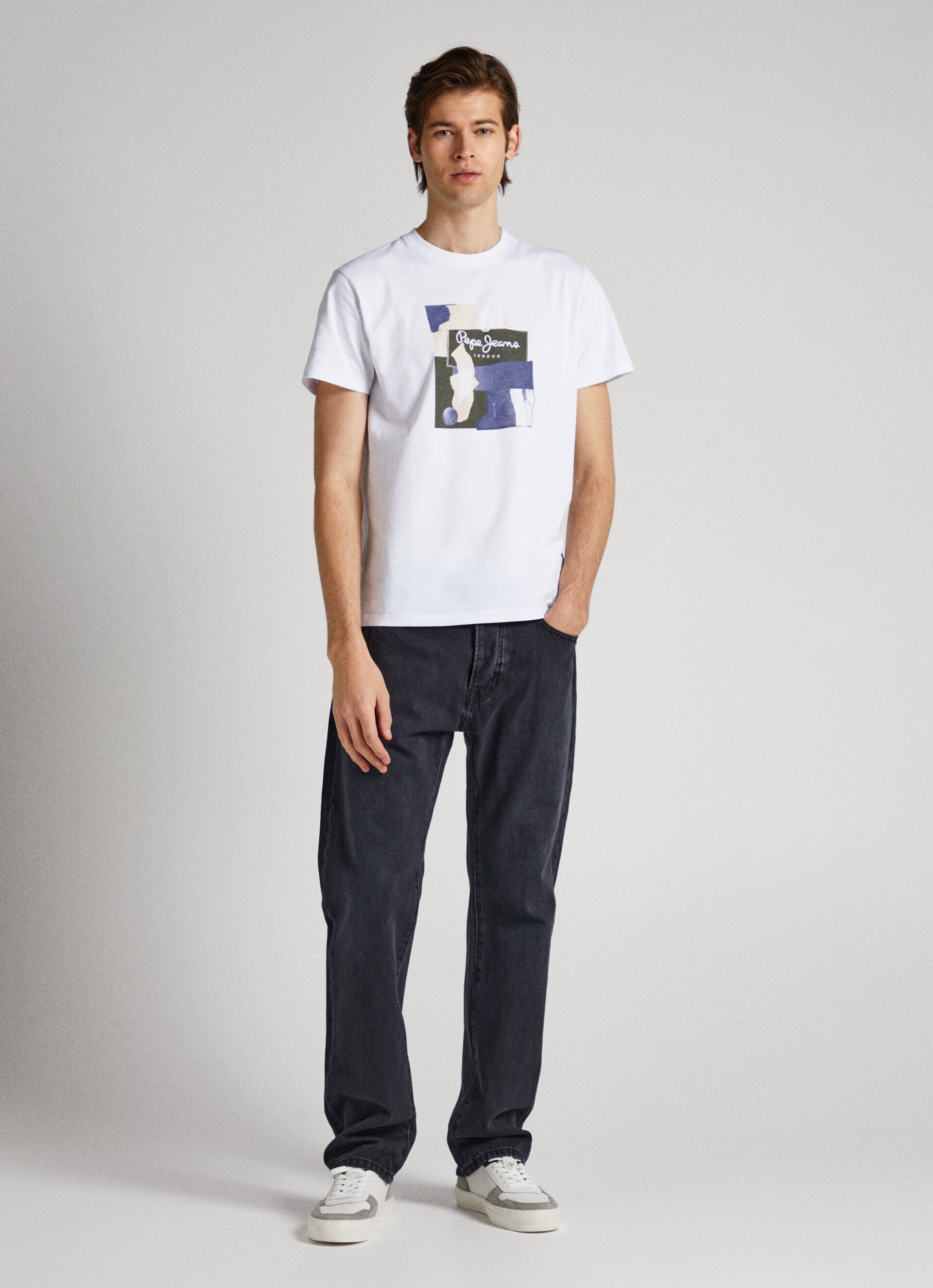 CAMISETA COM LOGOTIPO ESTAMPADO - branca
