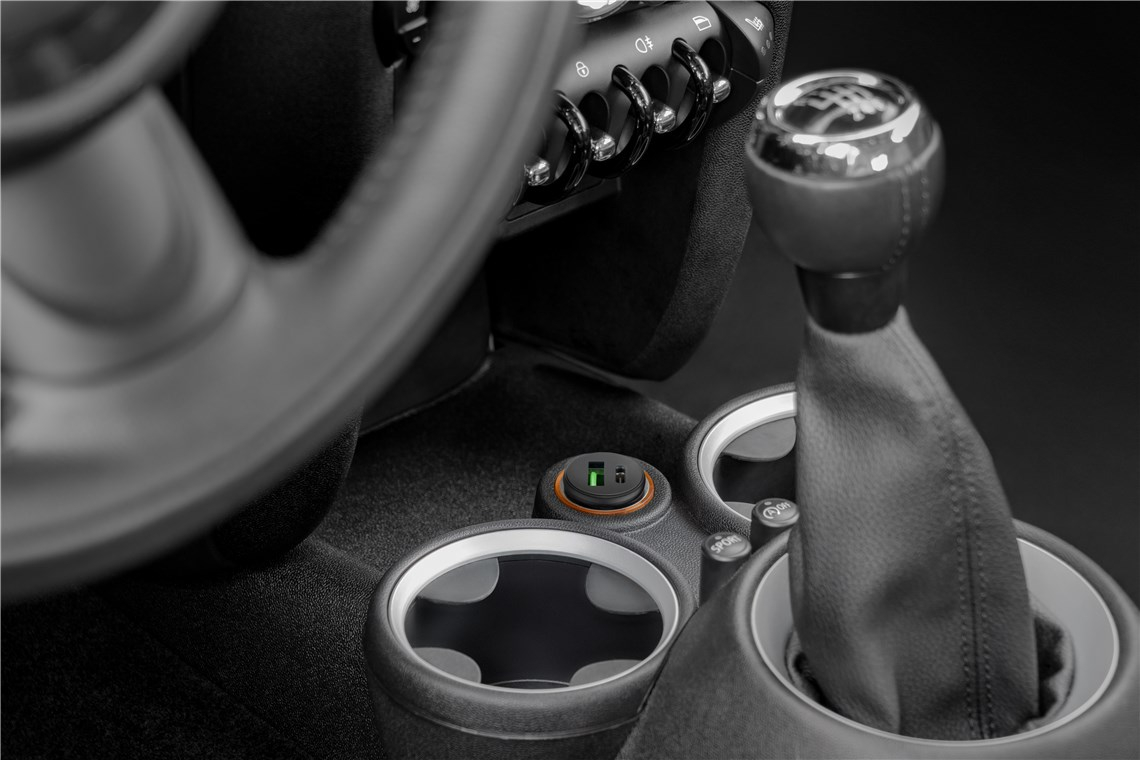 (30W) USB C / USB A Auto KFZ Ladegerät Schnellladegerät für Zigarettenanzünder Power Delivery (55634) - Schwarz
