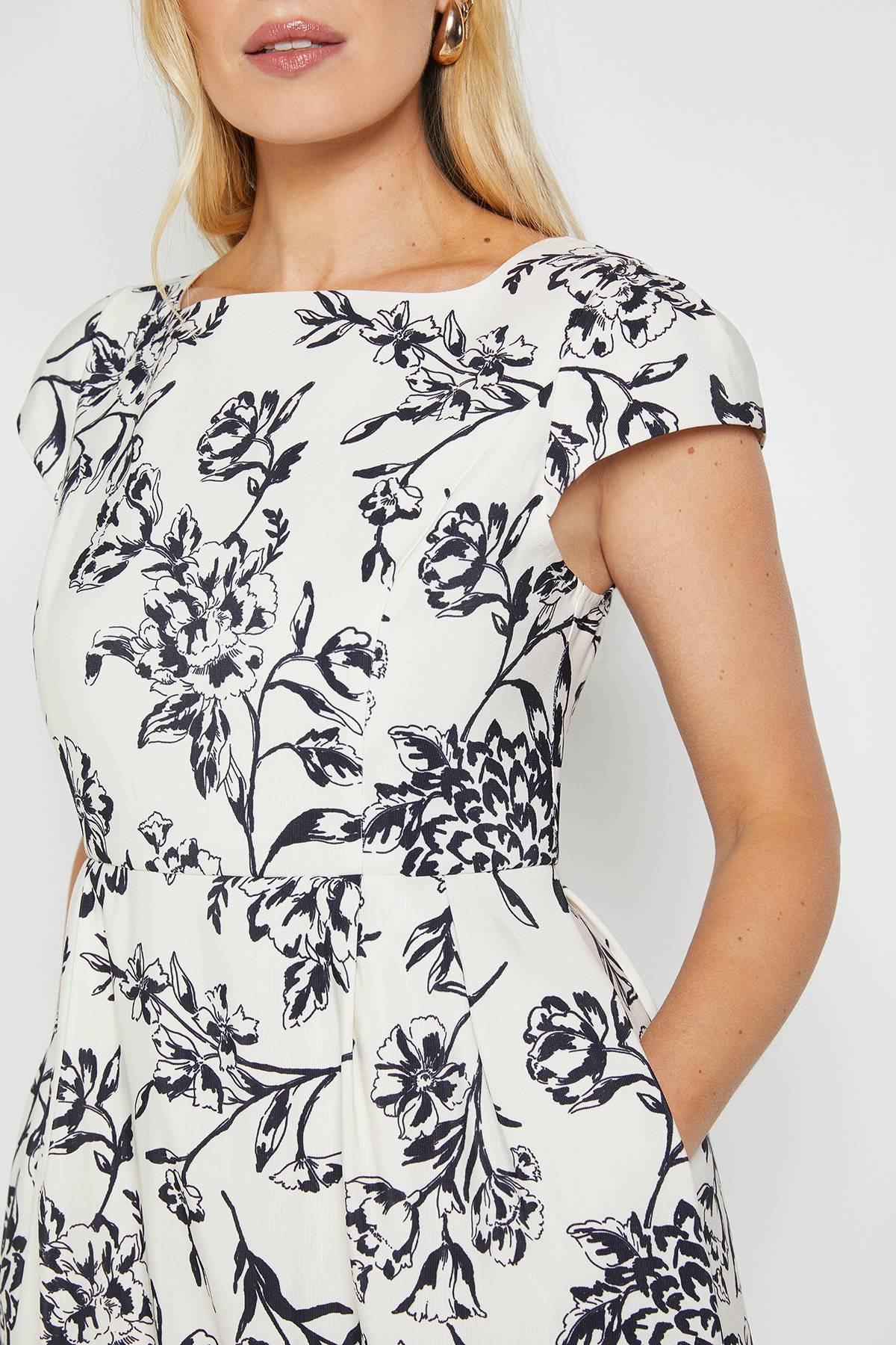 Wallis Robe Midaxi Cintrée Et Évasée En Ottoman Fleuri Petite