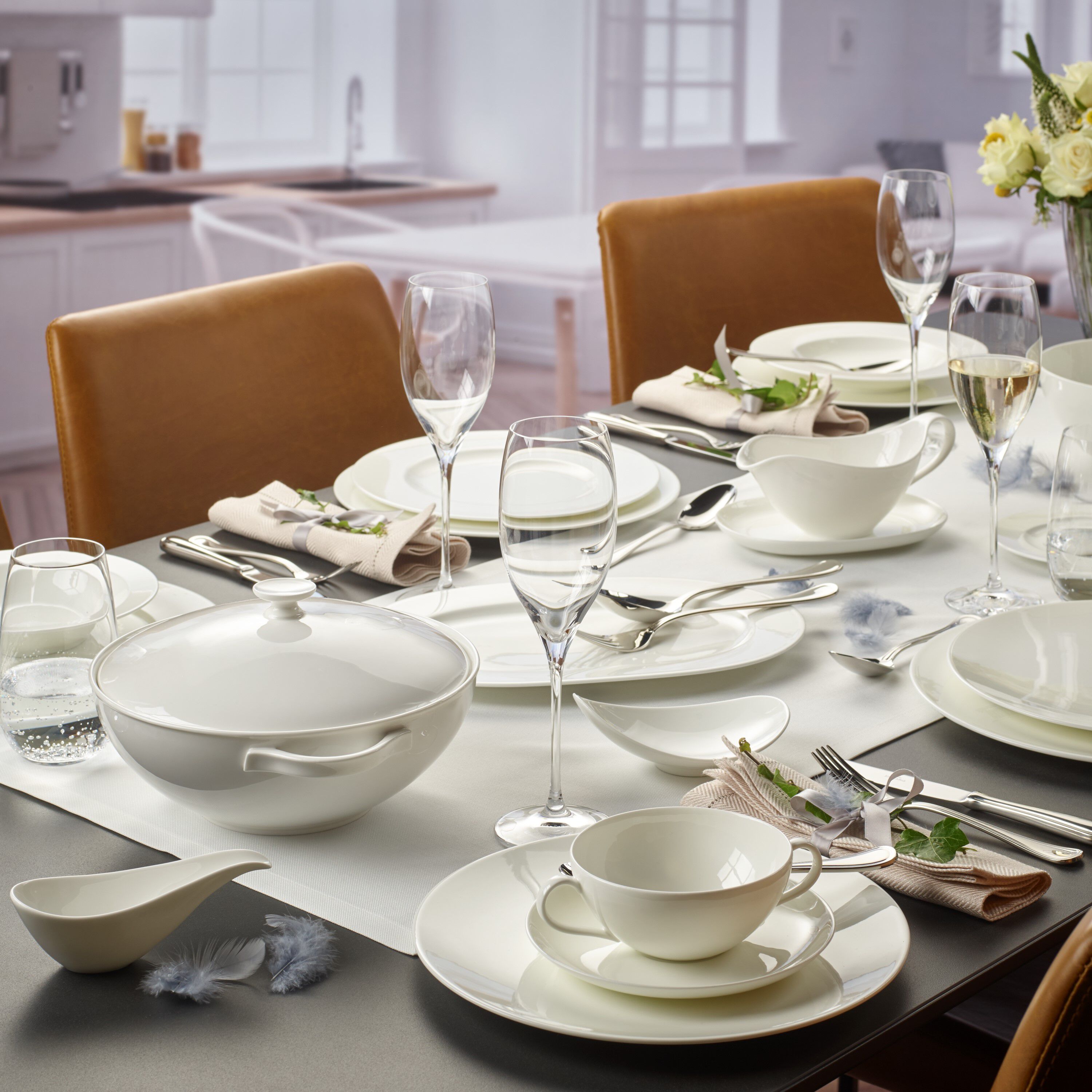 Anmut Gravy boat White, Premium Bone Porcelain