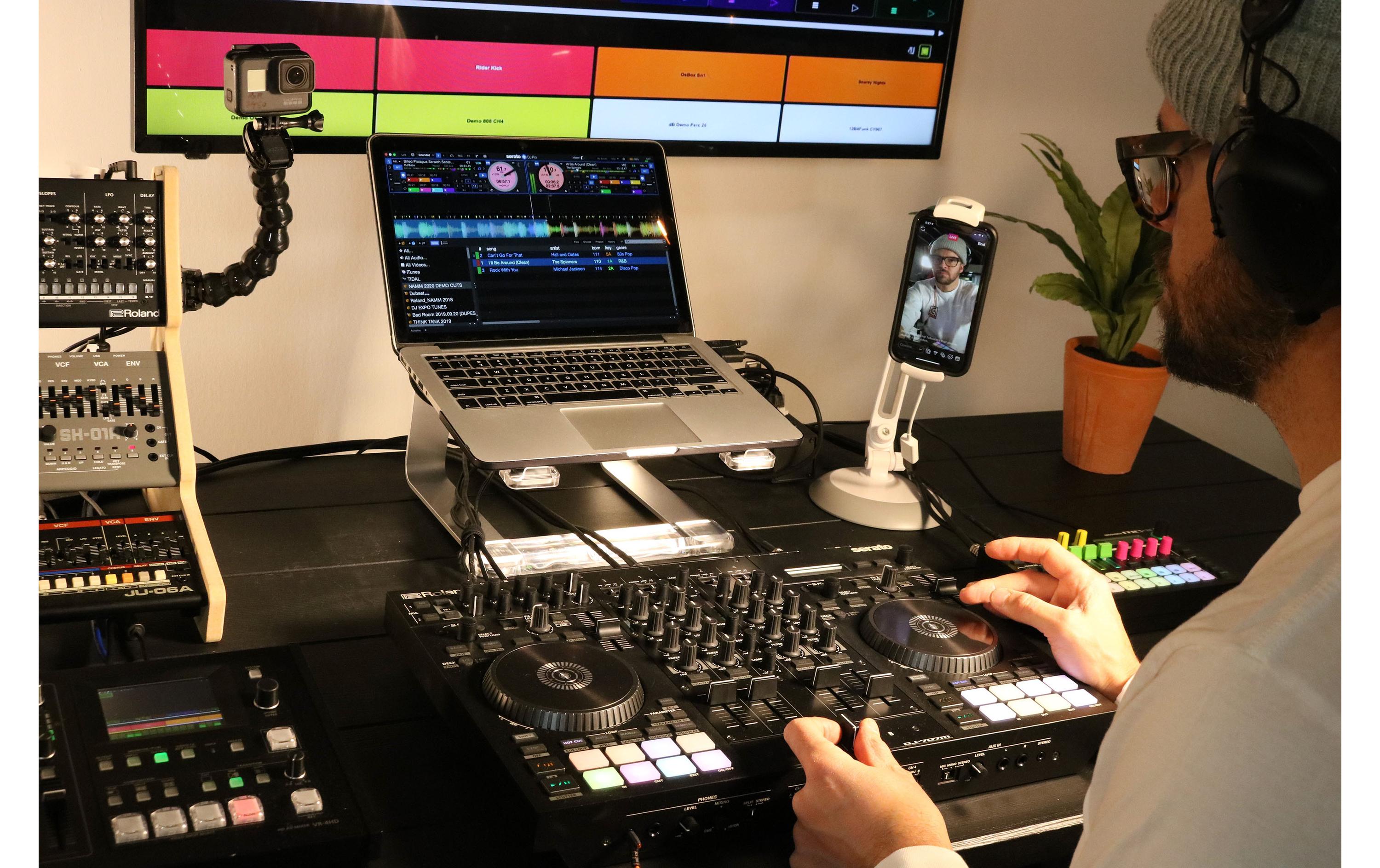 DJ-Controller DJ-707M<br>Für DJs, die mehr wollen, als nur Tracks zu mixen