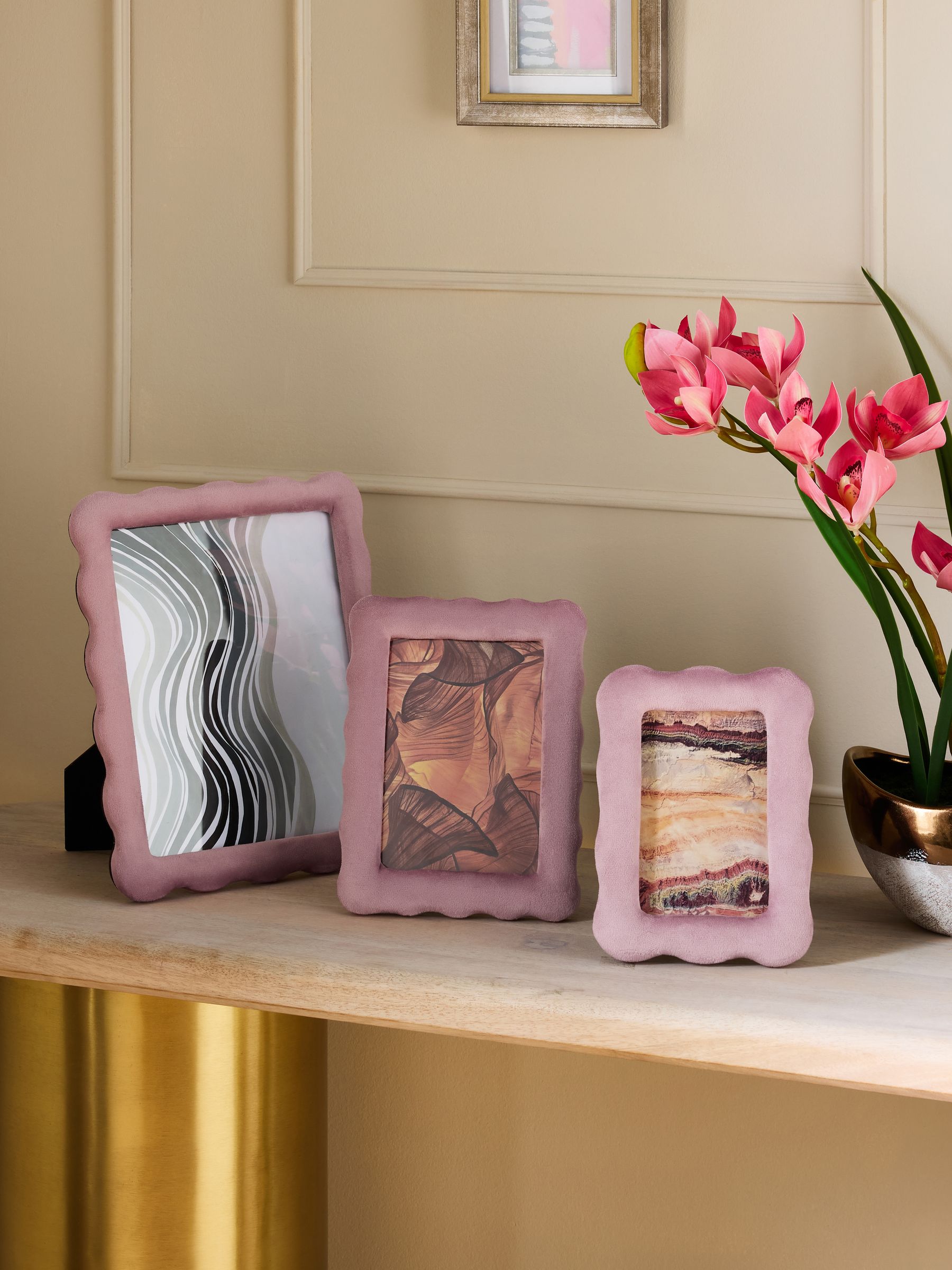 Velvet Wiggle Photo Frame