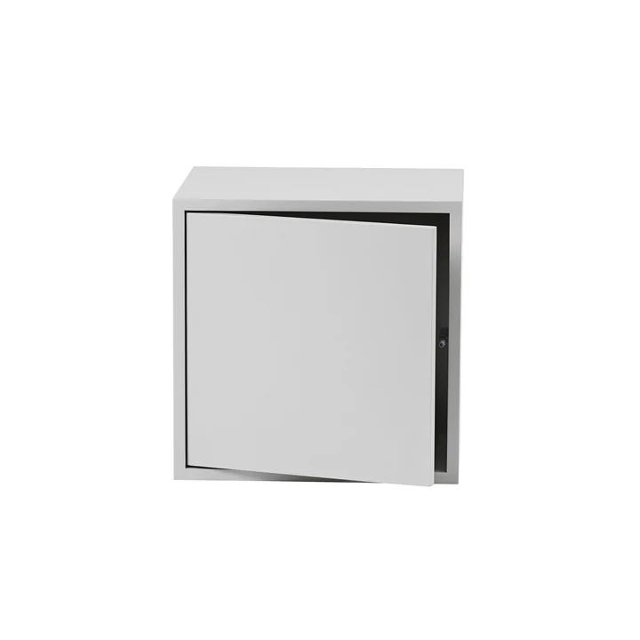 Muuto - Stacked System Regalmodul mit Tür, medium / hellgrau