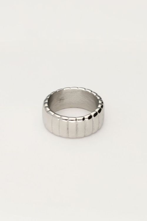 Bold ring met ribbels