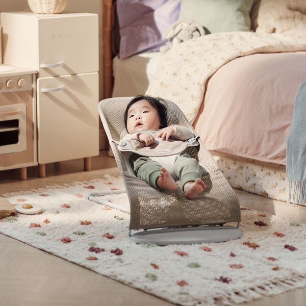 BabyBjörn Balance Soft Wipstoel Mesh Hemelsblauw / Wit