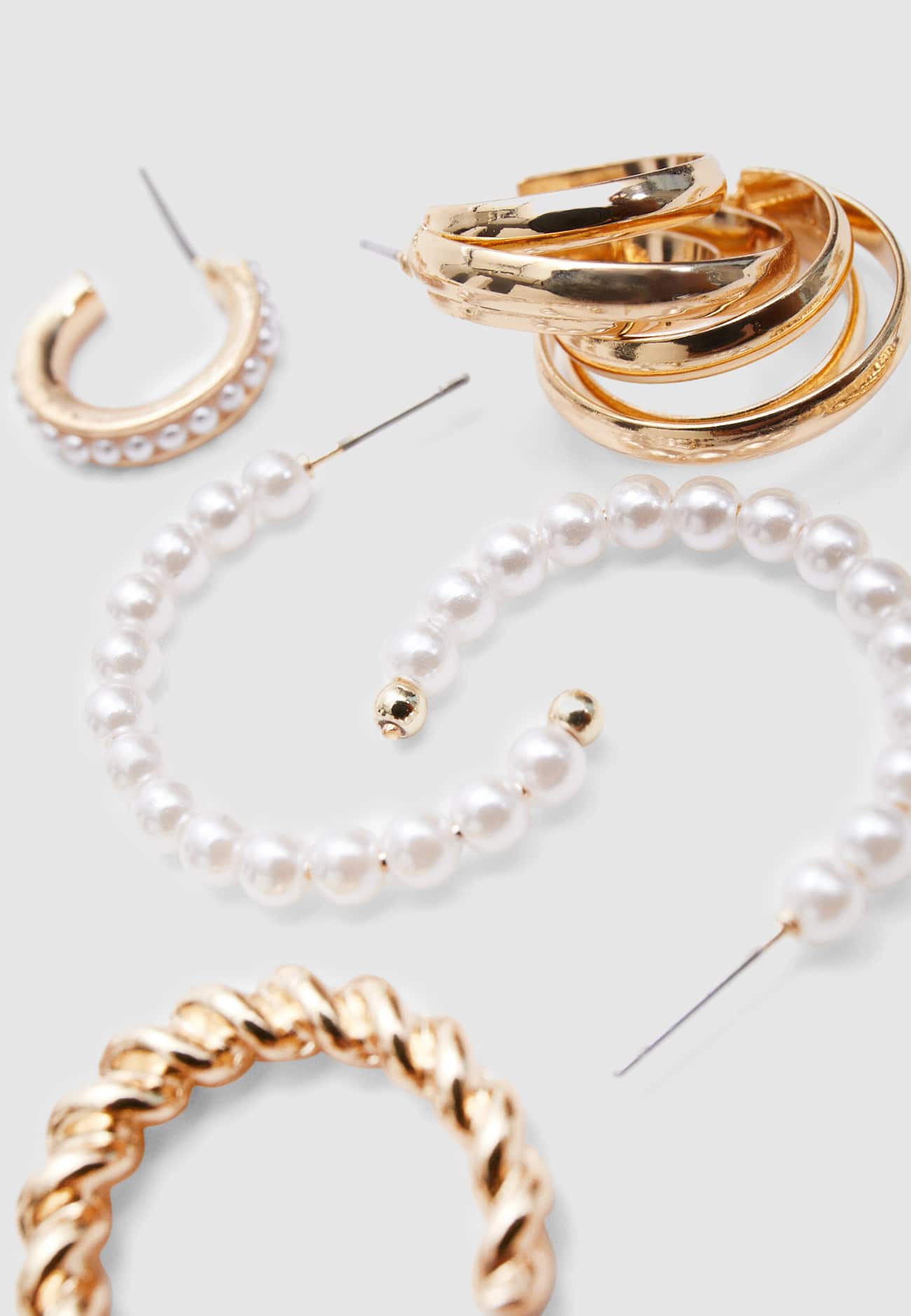 Conjunto de 6 pares de brincos de argola com pérolas