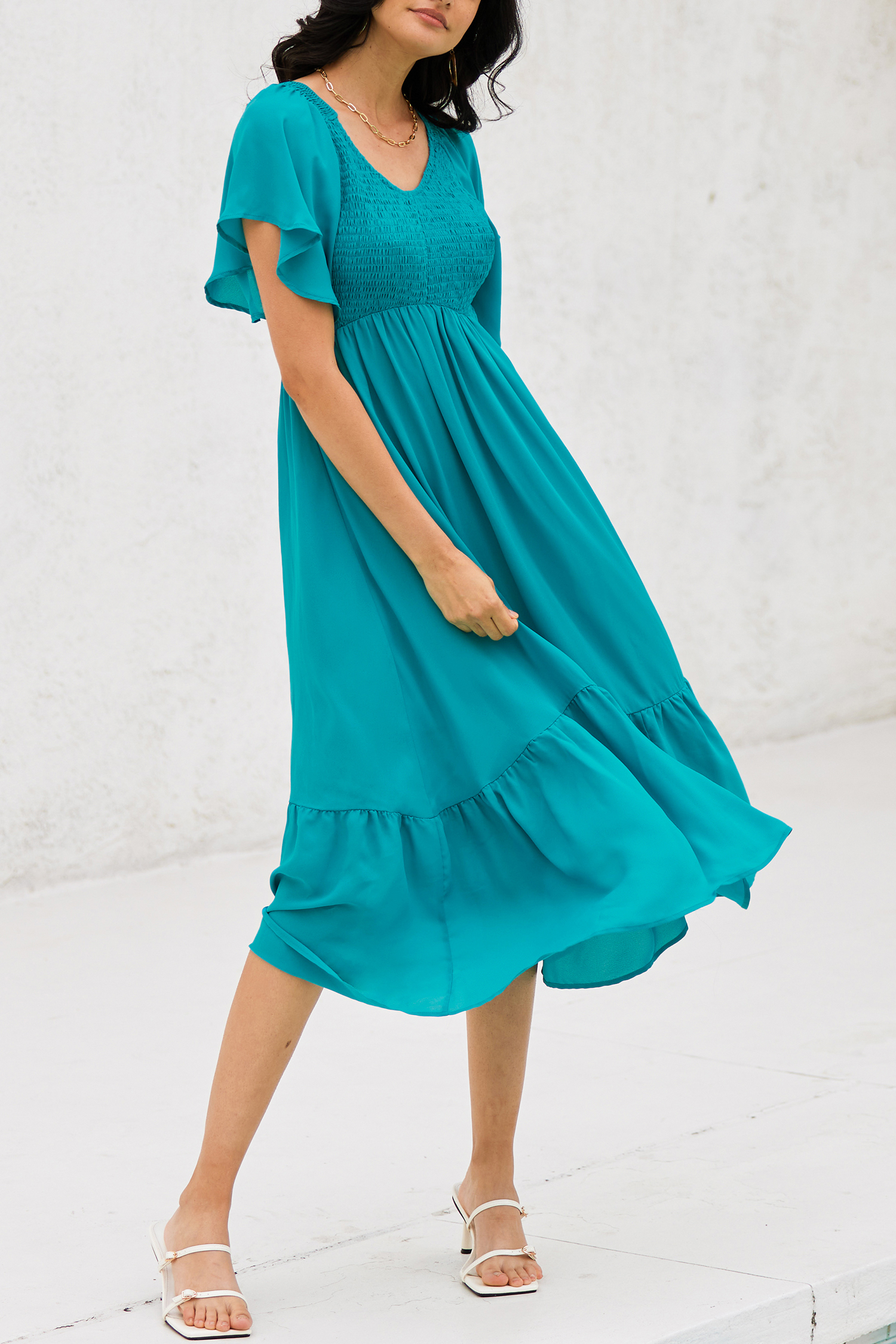 Robe à volants et smocks bleue
