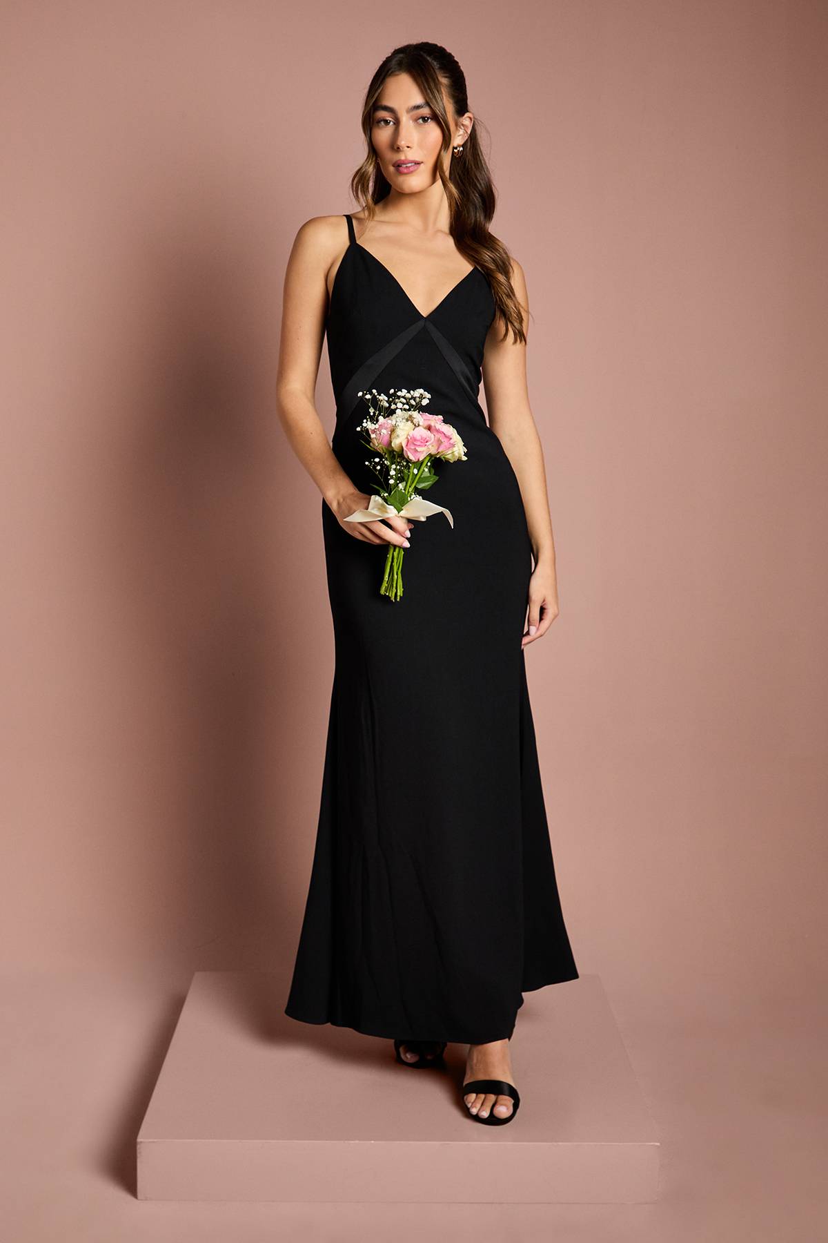 Coast Robe Longue de Demoiselle d'Honneur en Satin à Bretelles avec Détail de Ceinture Dos