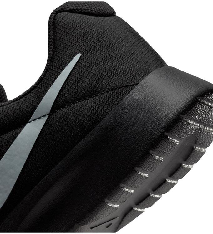 Nike Women Tanjun Refine Sneakers