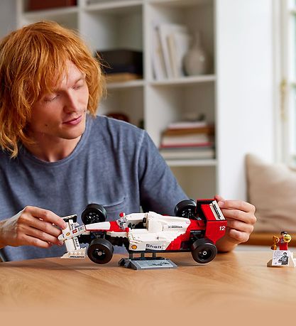 LEGO® Icons - McLaren MP4/4 und Ayrton Senna 10330 - 693 Teile