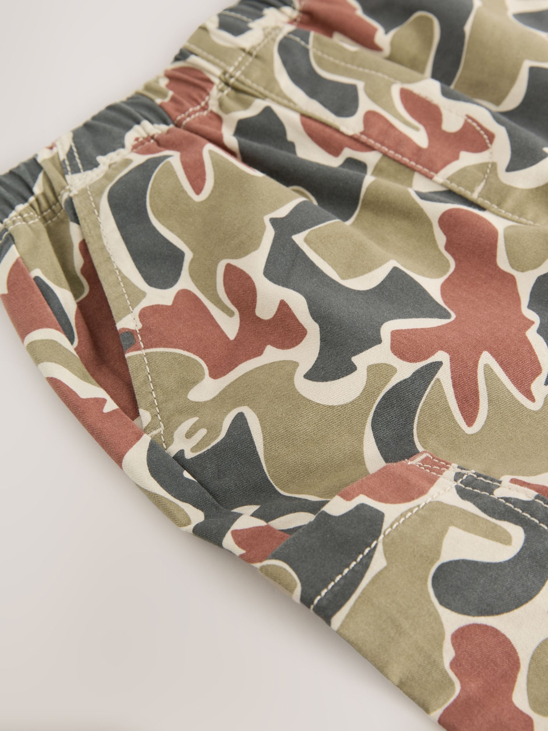 Rood/groene camouflage - Broek met elastische taille en zijzakken (3mnd -7jr)