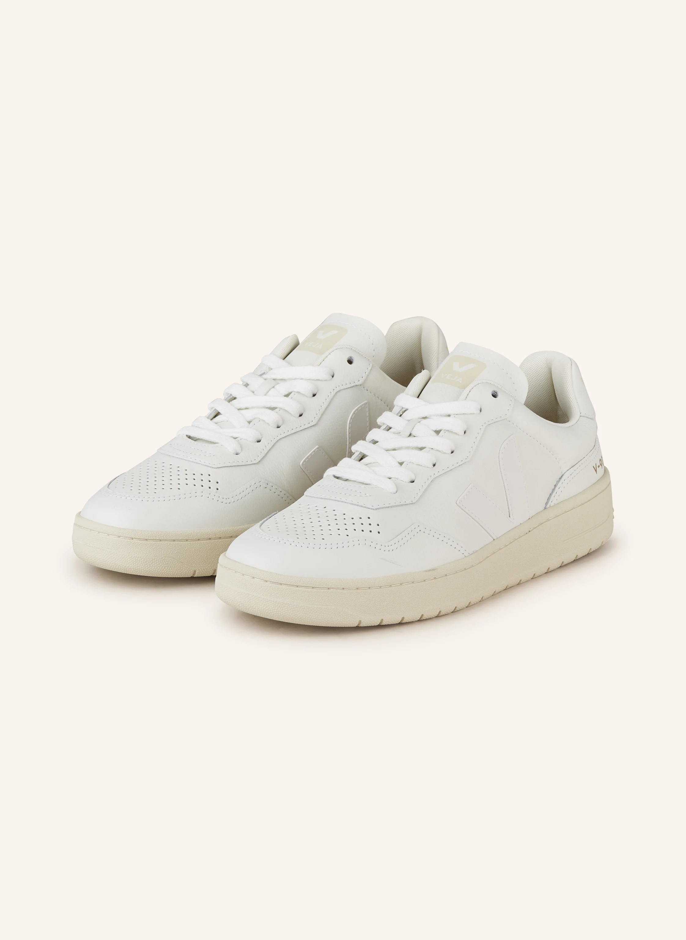 VEJA Sneaker V-90