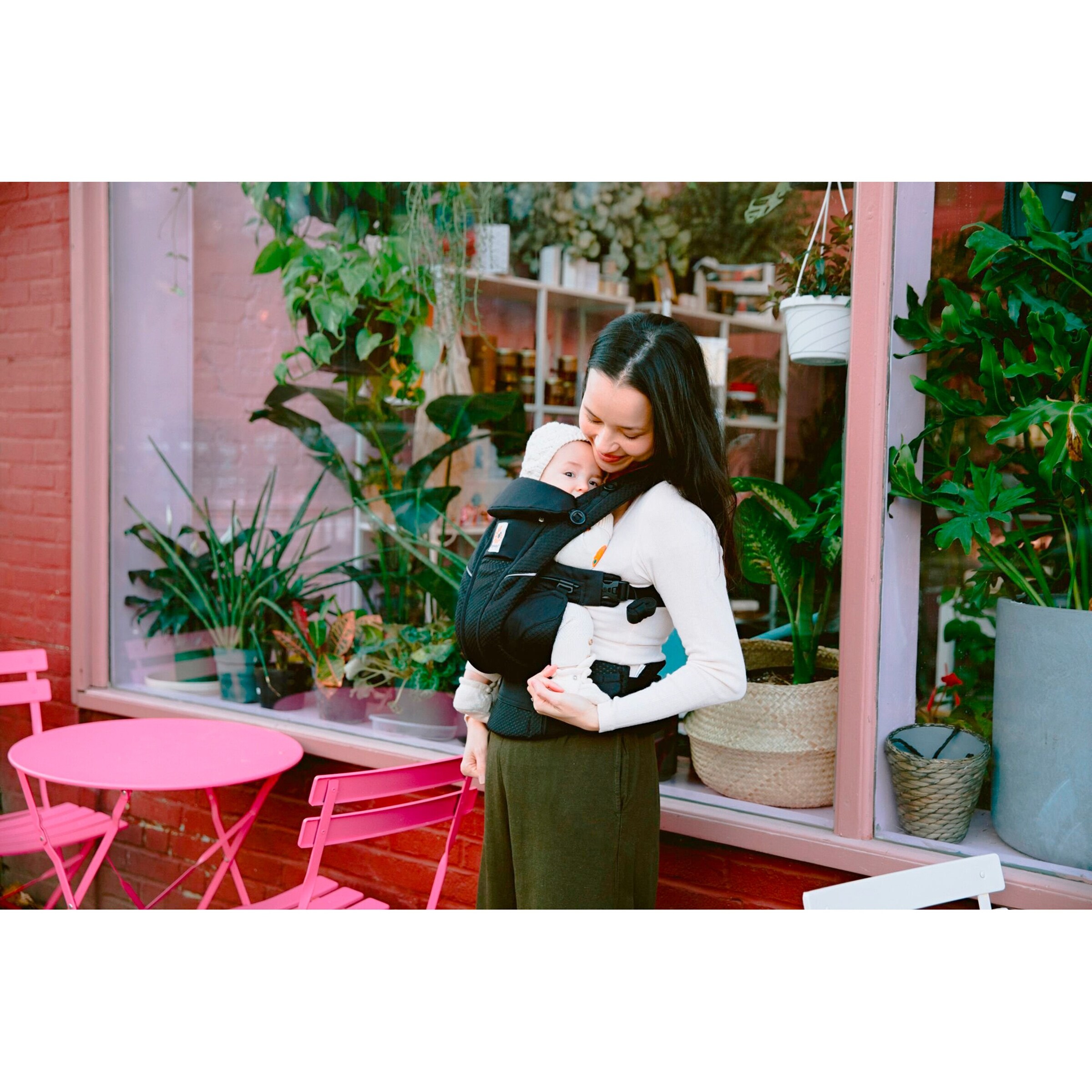 Ergobaby® - Omni Breeze Babytrage, 4 Tragepositionen Onyx Black