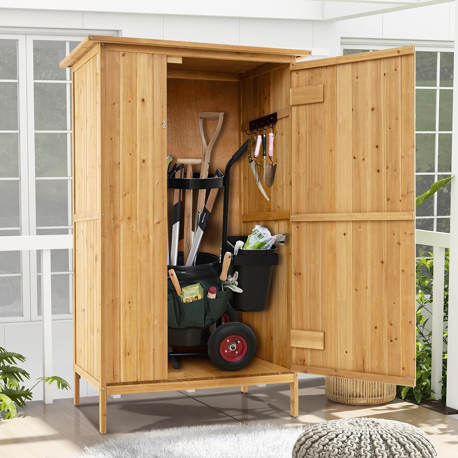 COSTWAY Gartenschrank Holz, Geräteschuppen mit Asphalt-Dach & 3 Regalen & 5 Haken, Gerätehaus mit Abschließbare Tür, Outdoor Gartenhaus für Hinterhof, Terrasse, 91 x 66 x 150 cm