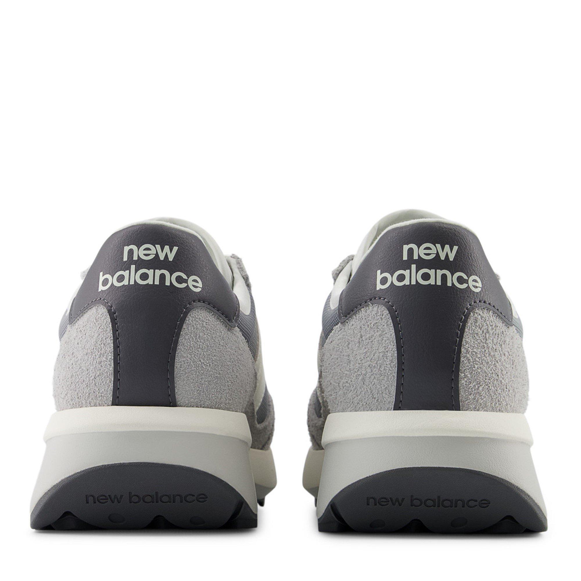 New Balance 370