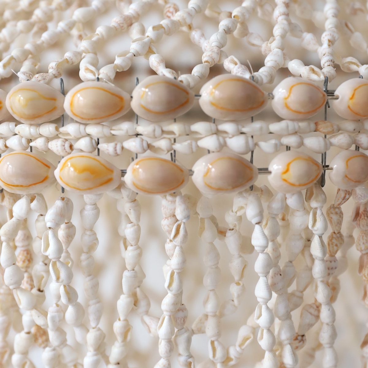 Suspension en véritable coquillages  Atelier jasmin