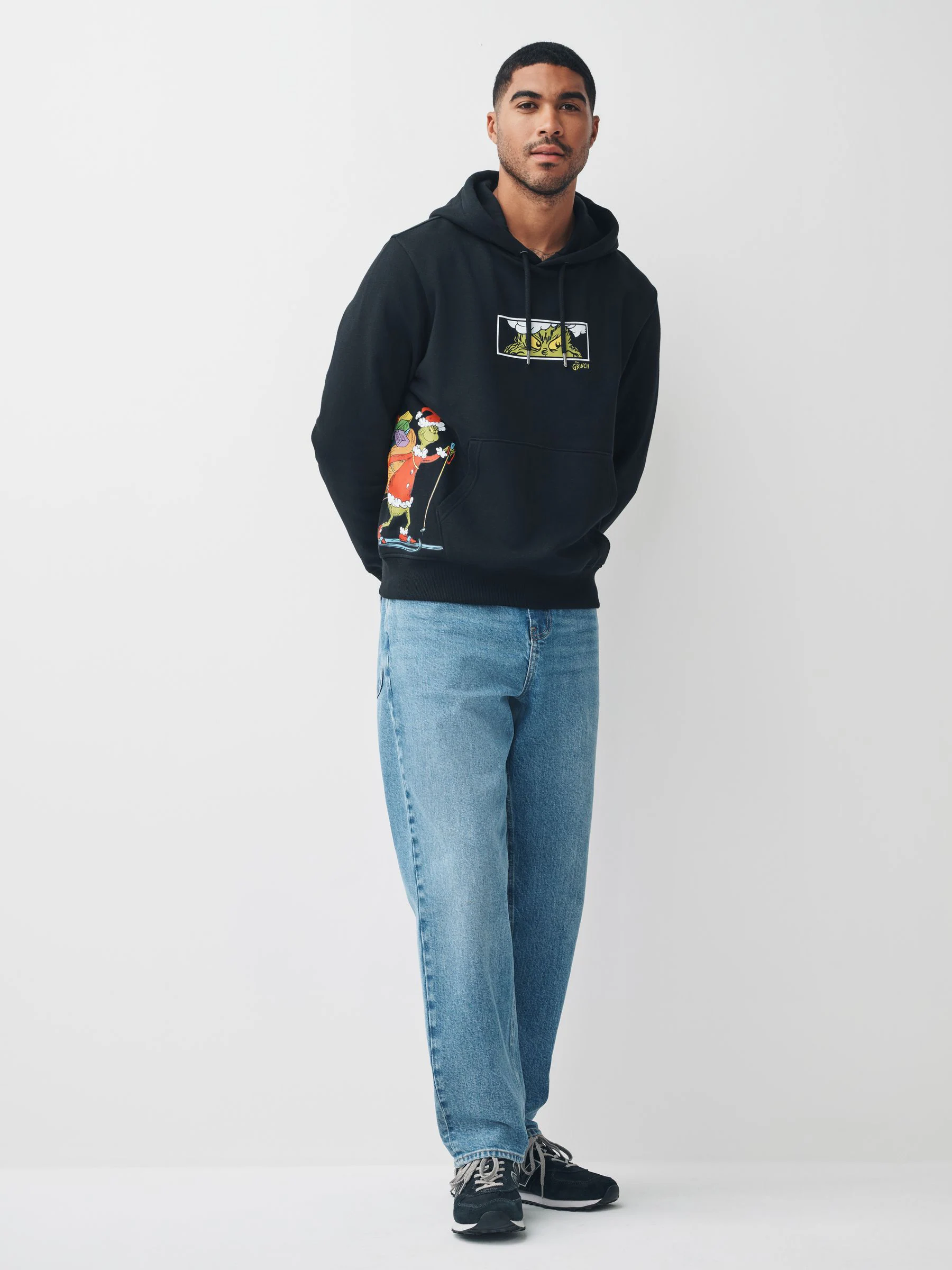 Zwart - Overhead Hoodie met Grinch Kerstmisafbeelding