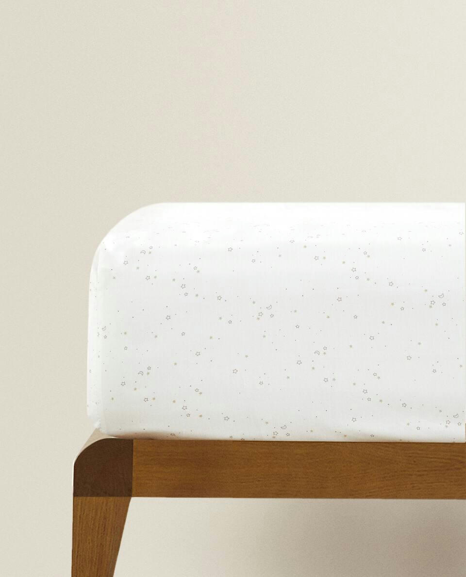 Lençol de baixo com estampa de lua e estrelas