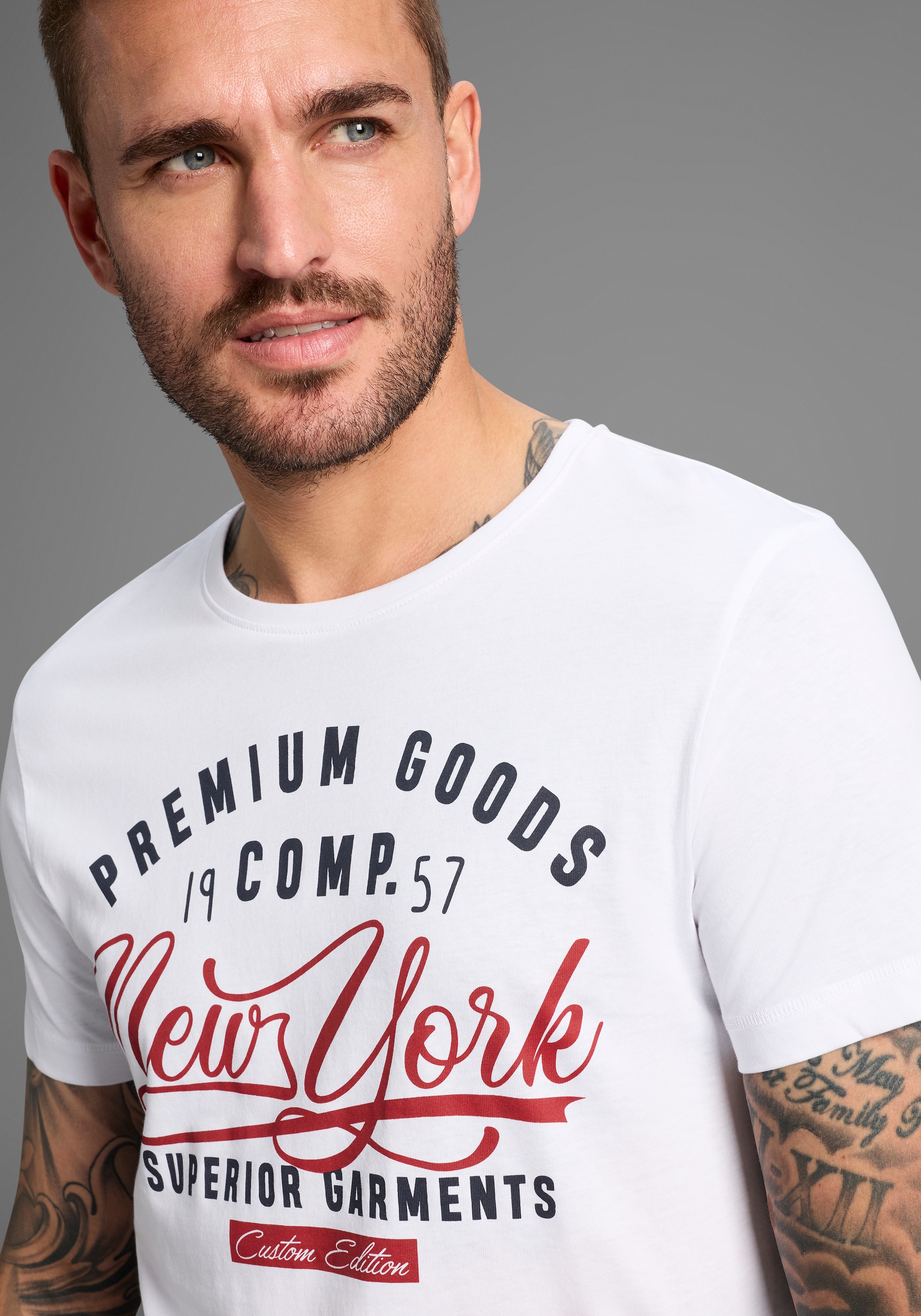 AJC T-Shirt , kurzärmelig,  schmal geschnitten,  mit stylischem Druck