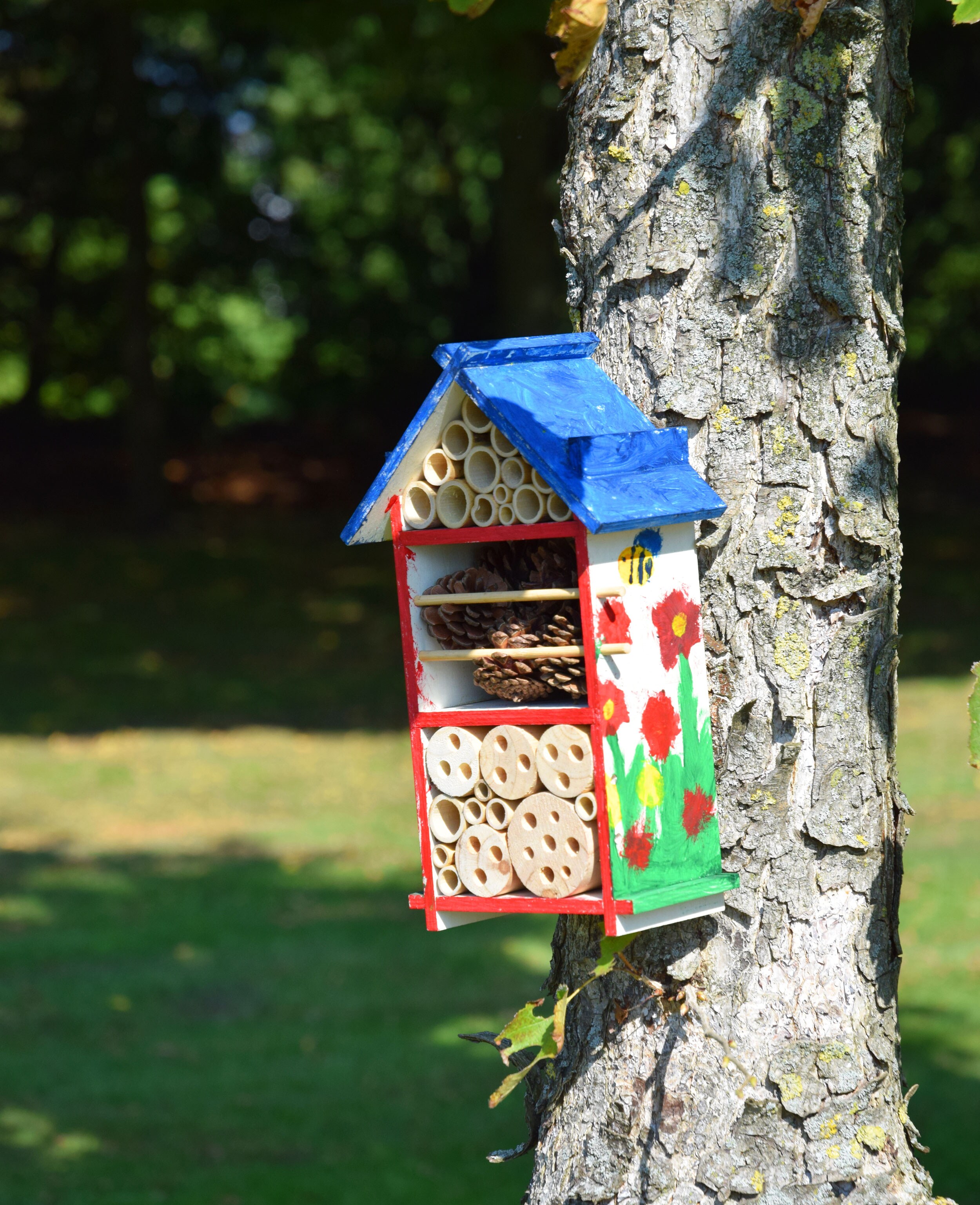 dobar Insektenhotel Bausatz mit Farbe - versch. Ausführungen