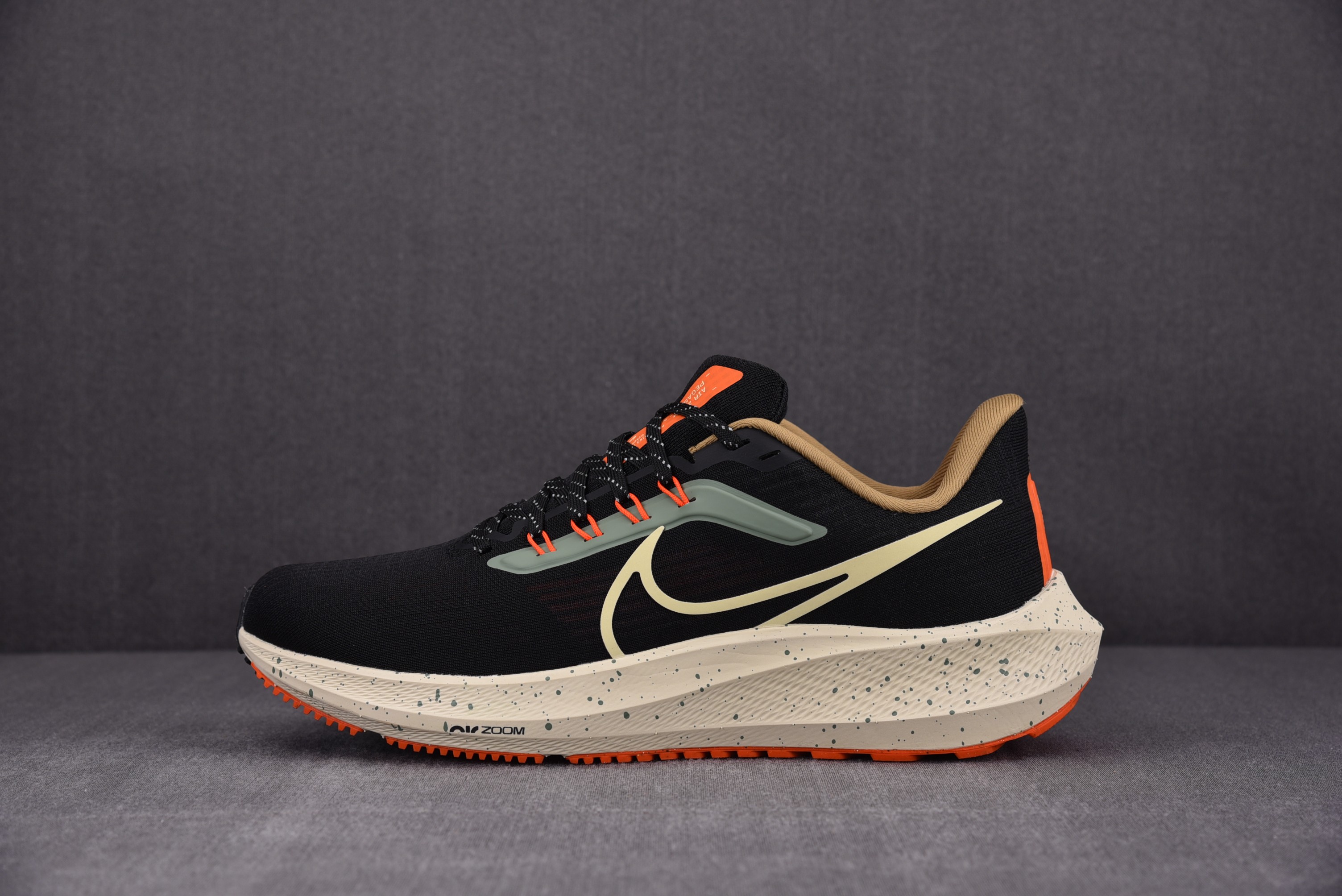 Nike Air Zoom Pegasus 39 Black Green Safety Orange