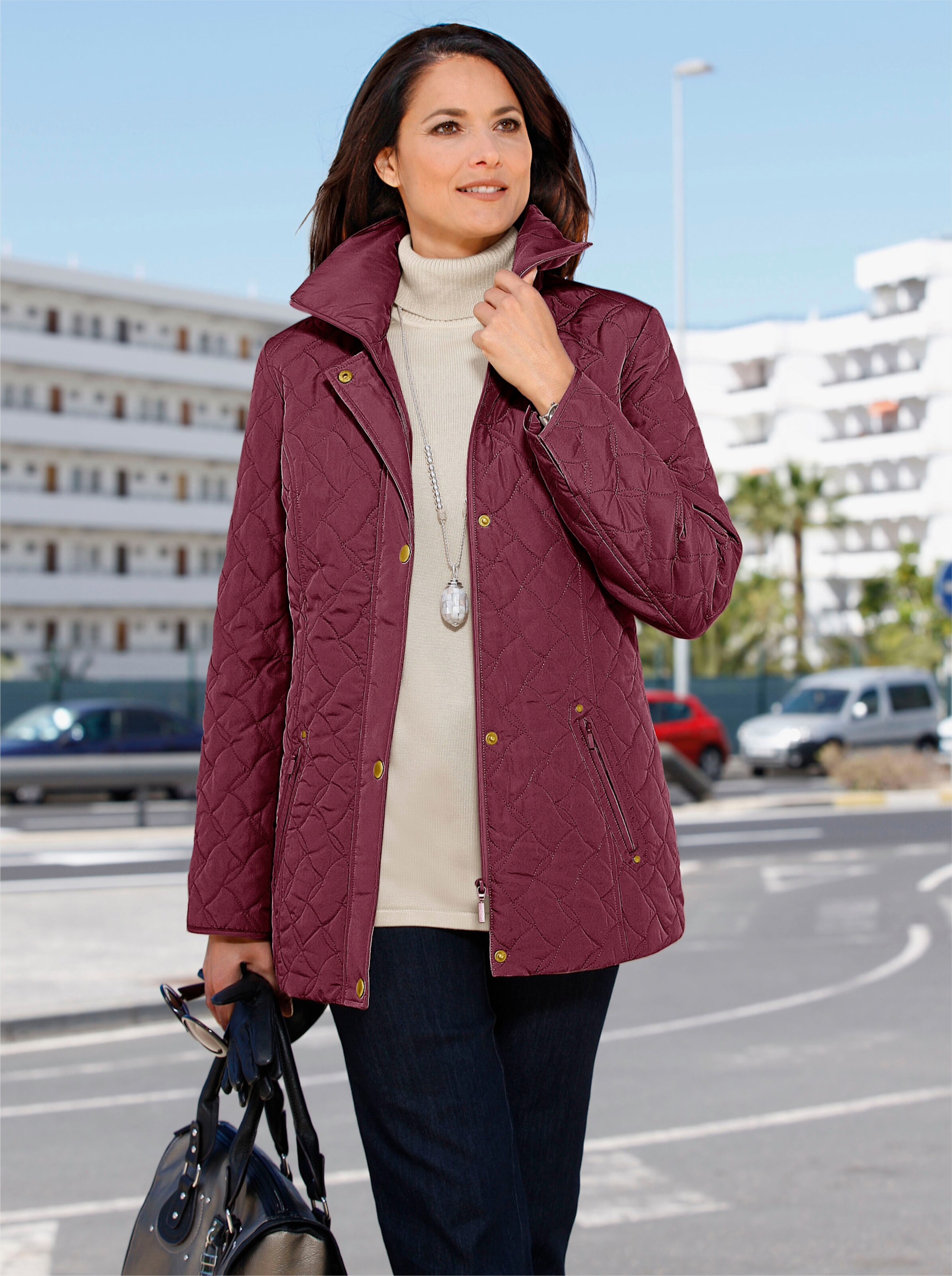 Steppjacke mit formgebenden Nähten