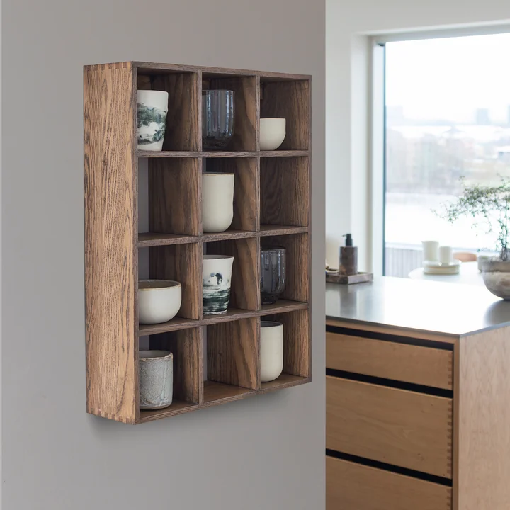 Mette Ditmer - Showcase Wandregal 53 x 40 cm, Eiche dunkel