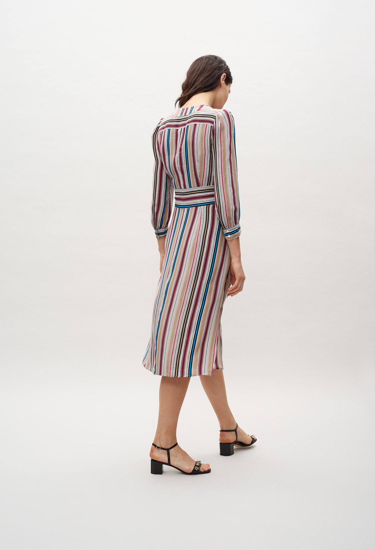 Robe mi-longue ceinturee