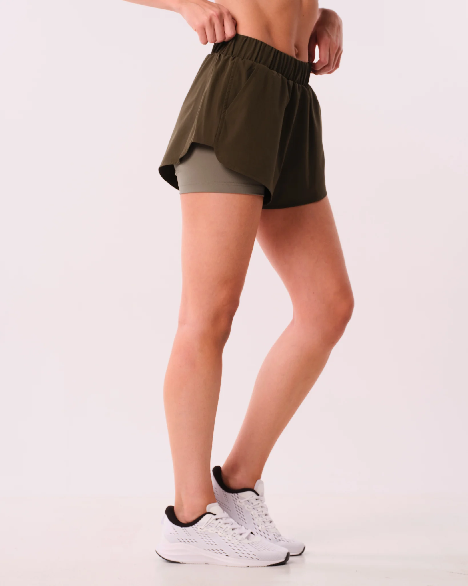 LEVITY Radical Run 2-1 Shorts Green Forest