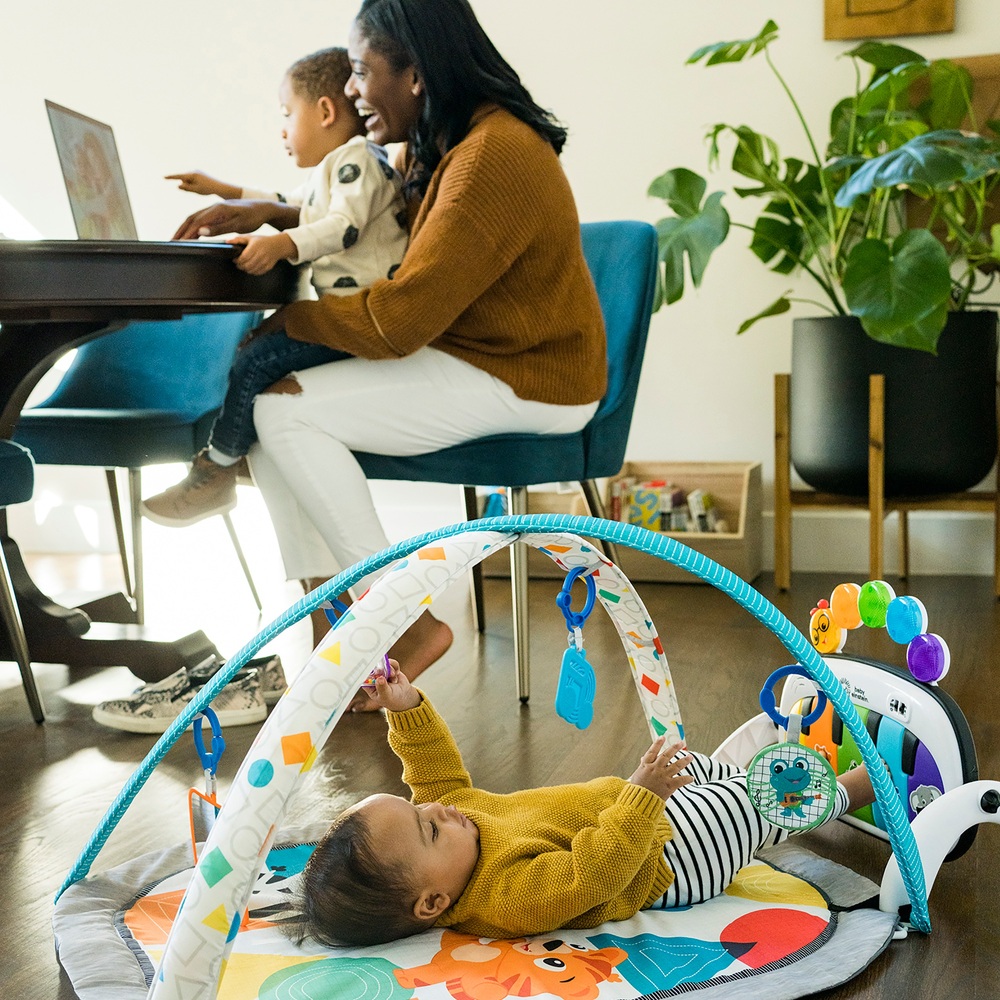 Baby Einstein 4-in-1 Kickin' Tunes Musik- und Sprachspielcenter für Babys