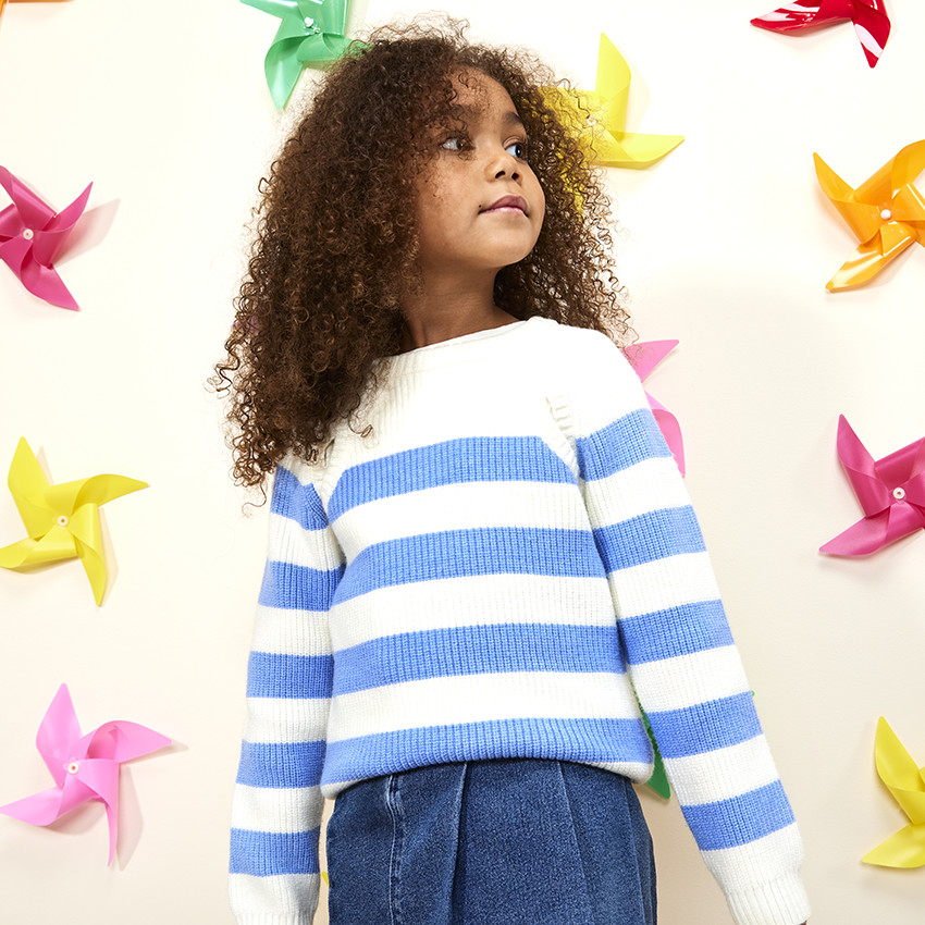 Pull en tricot rayé avec emmanchures ajourées pour fille