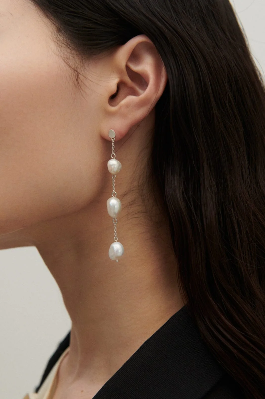 Sorelle Jewellery 3-Pearls Earchain sterling silver