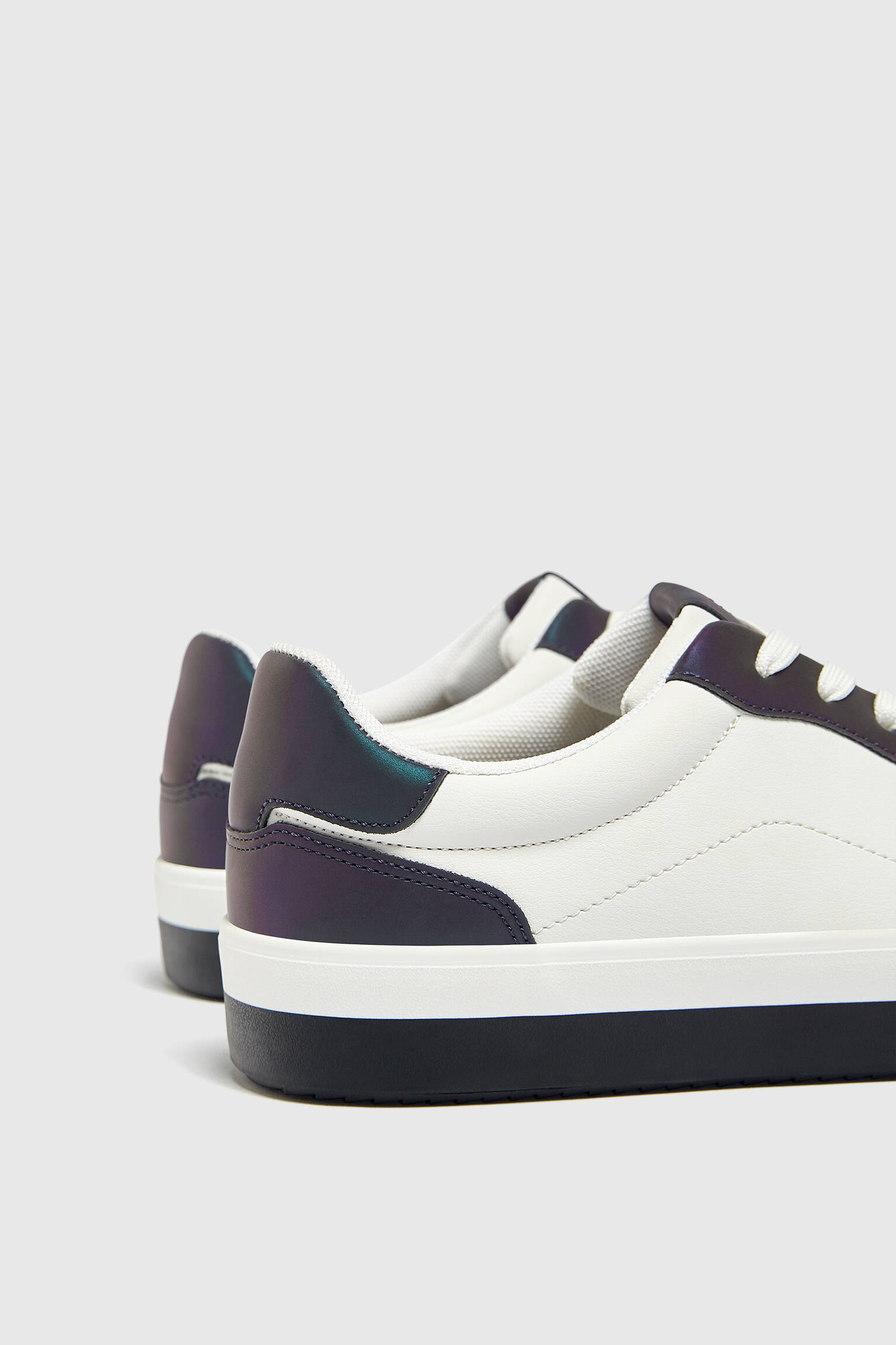 TÊNIS CASUAL IRIDESCENTE - BRANCO