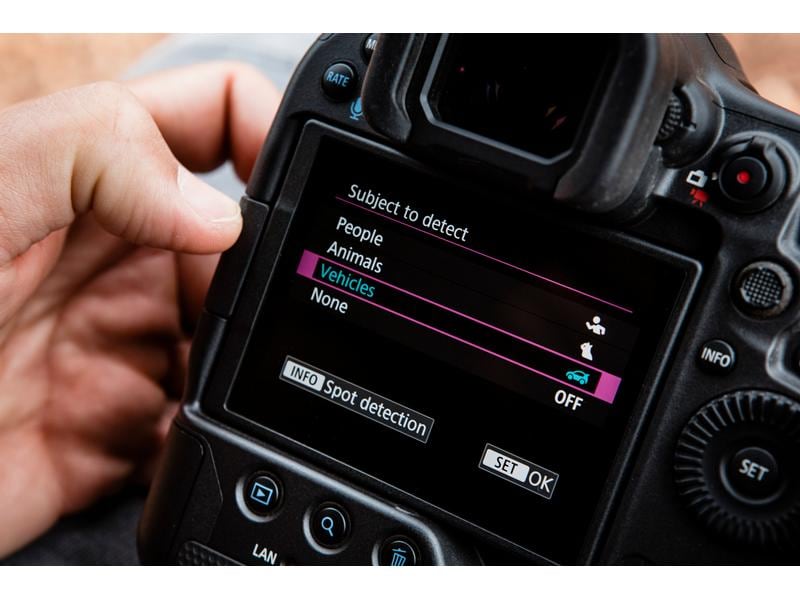 Canon Fotokamera EOS R3 Body Blitzschnelle Systemkamera zum Fotografieren und Filmen