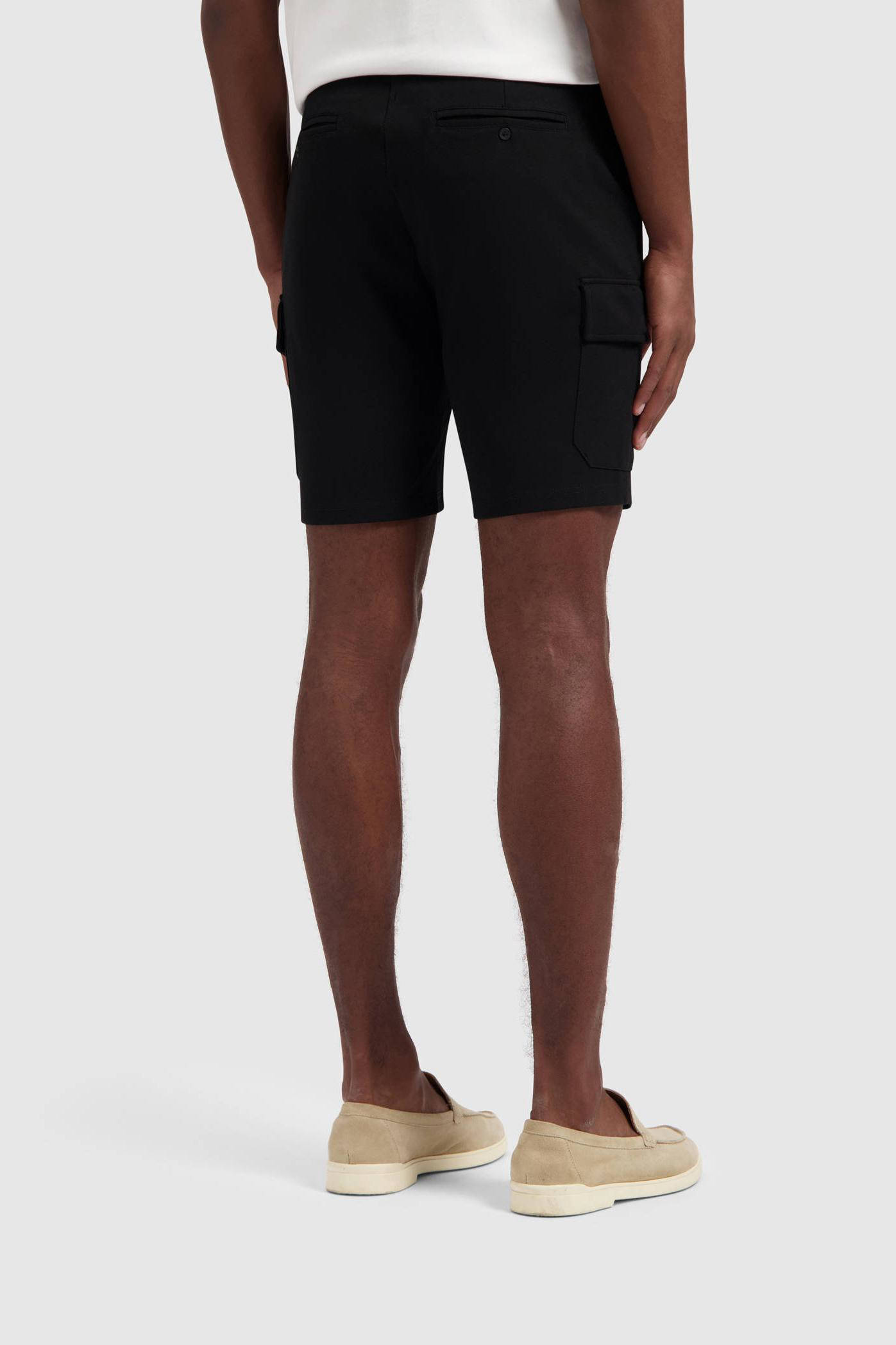 Pure Path regular fit cargo short zwart