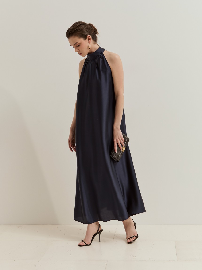 Vestido fluido acetinado