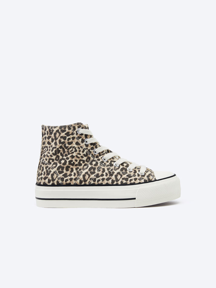 Tênis cano curto estampado - Estampa Aniñal