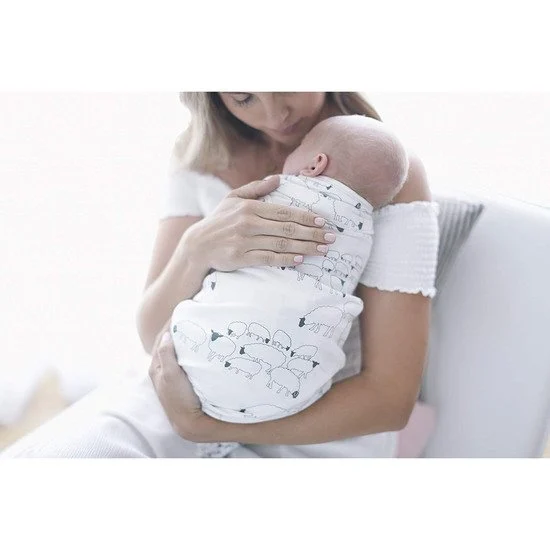 Couverture emmaillotage   moutons        de               Ergobaby