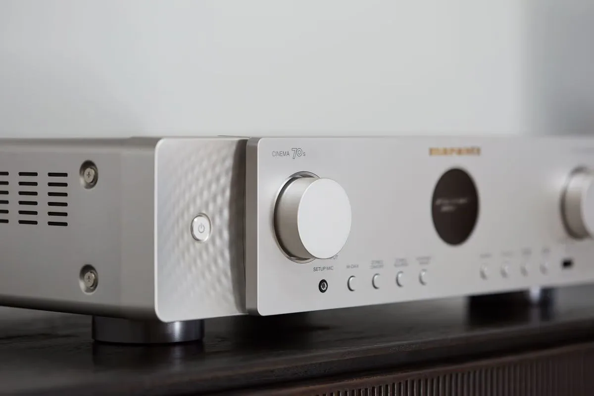 Marantz Cinema 70S Silver Gold   Monitor Audio Bronze 200 HCM 5.0 Noir Chaînes Grand Spectacle