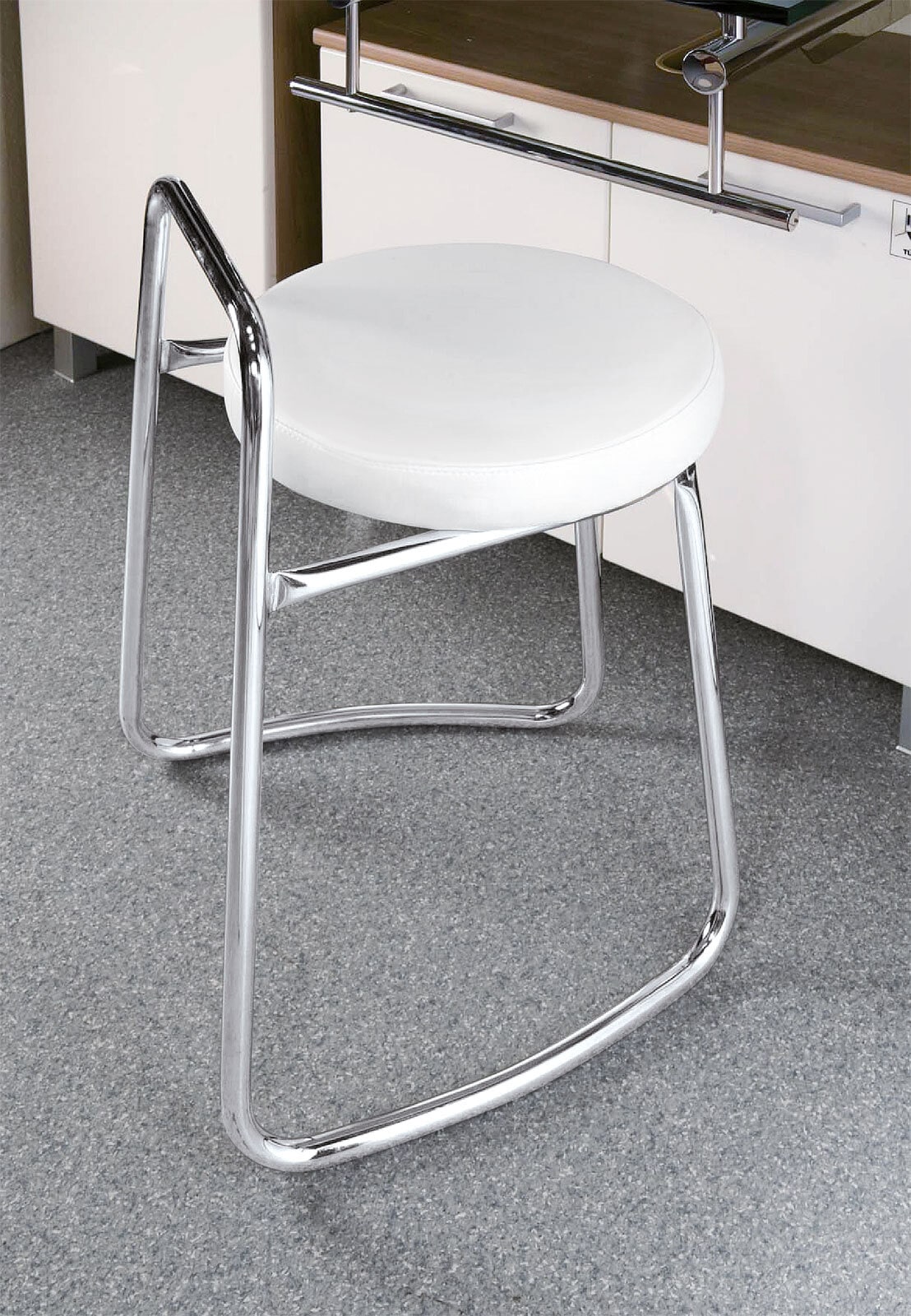 Badhocker Lederlook Weiß