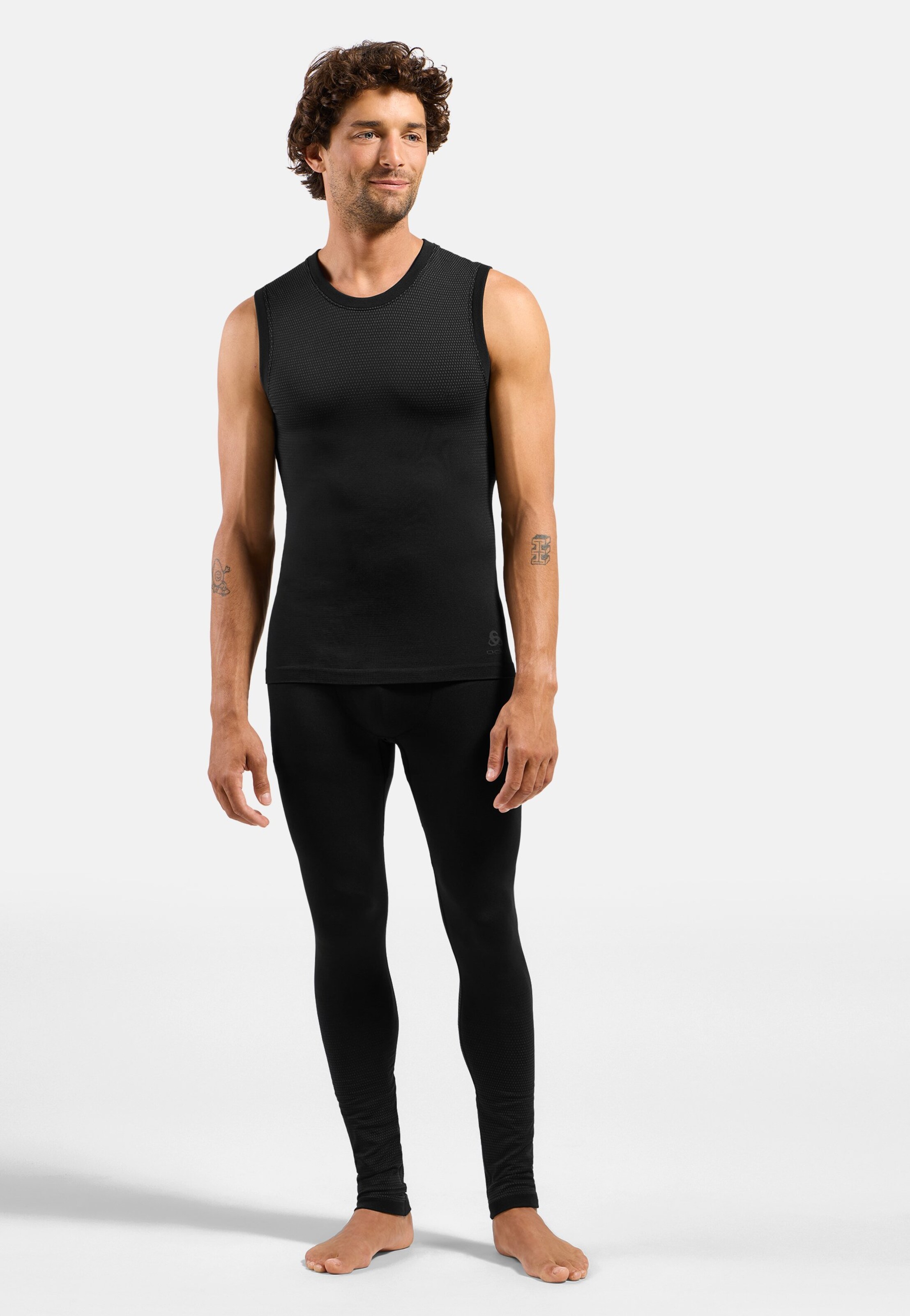 Performance Light Base Layer Singlet in black